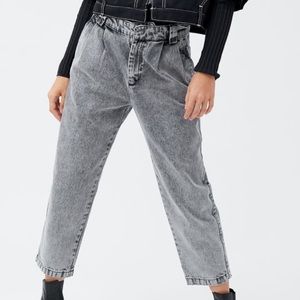 NWT Highwasted Acid Wash Jeans